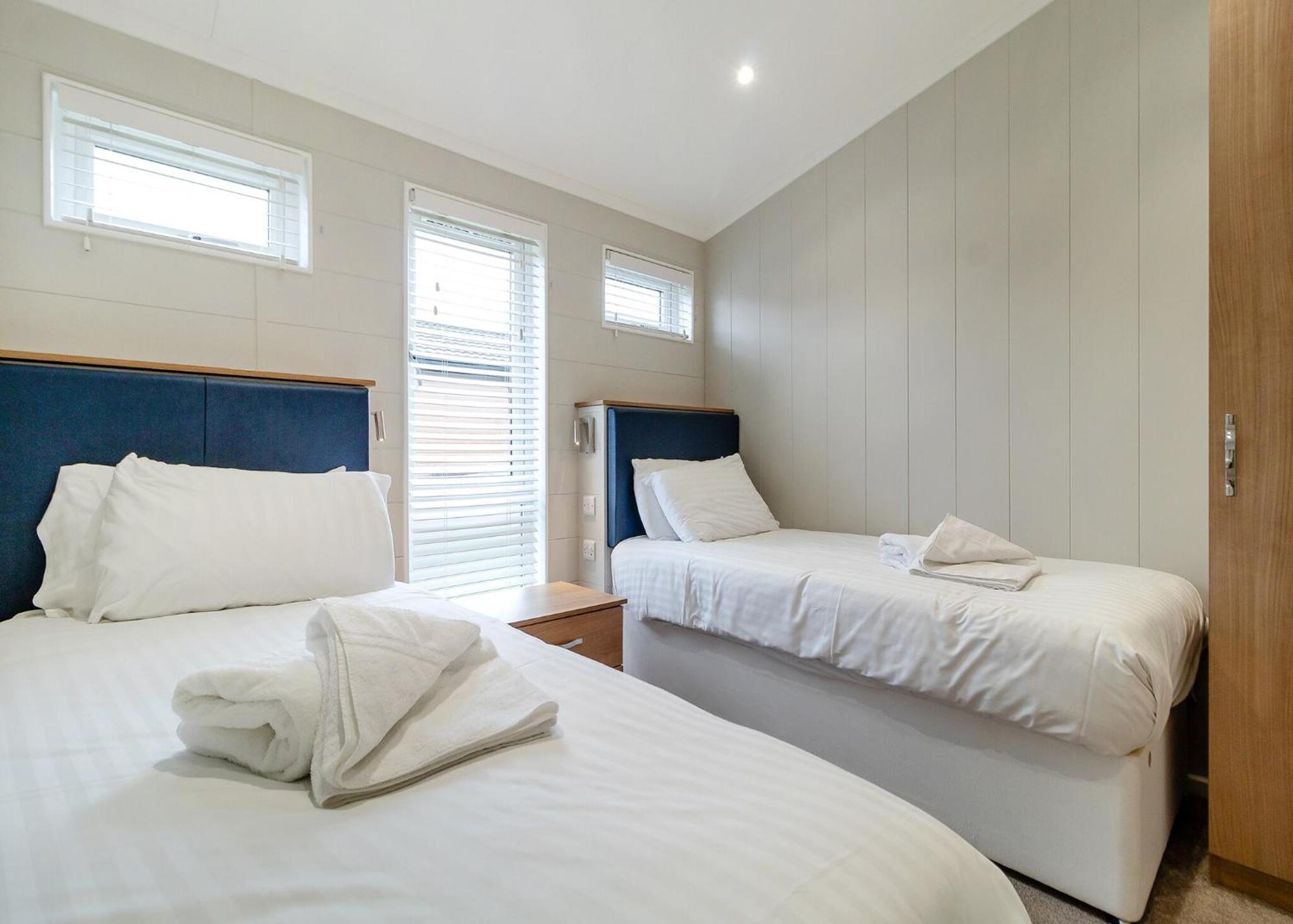 Norfolk Woods Resort And Spa Narborough  Bagian luar foto