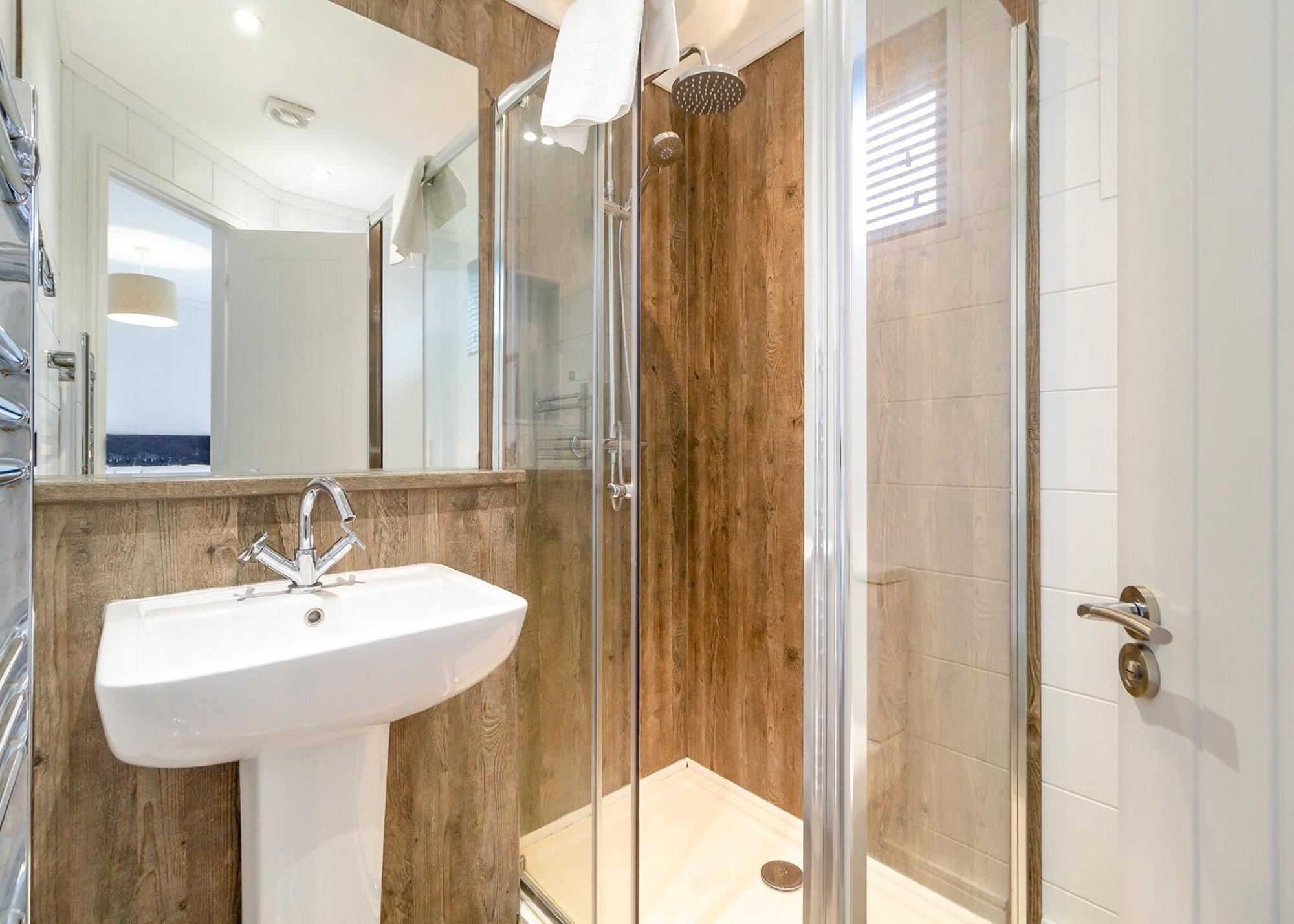 Norfolk Woods Resort And Spa Narborough  Bagian luar foto