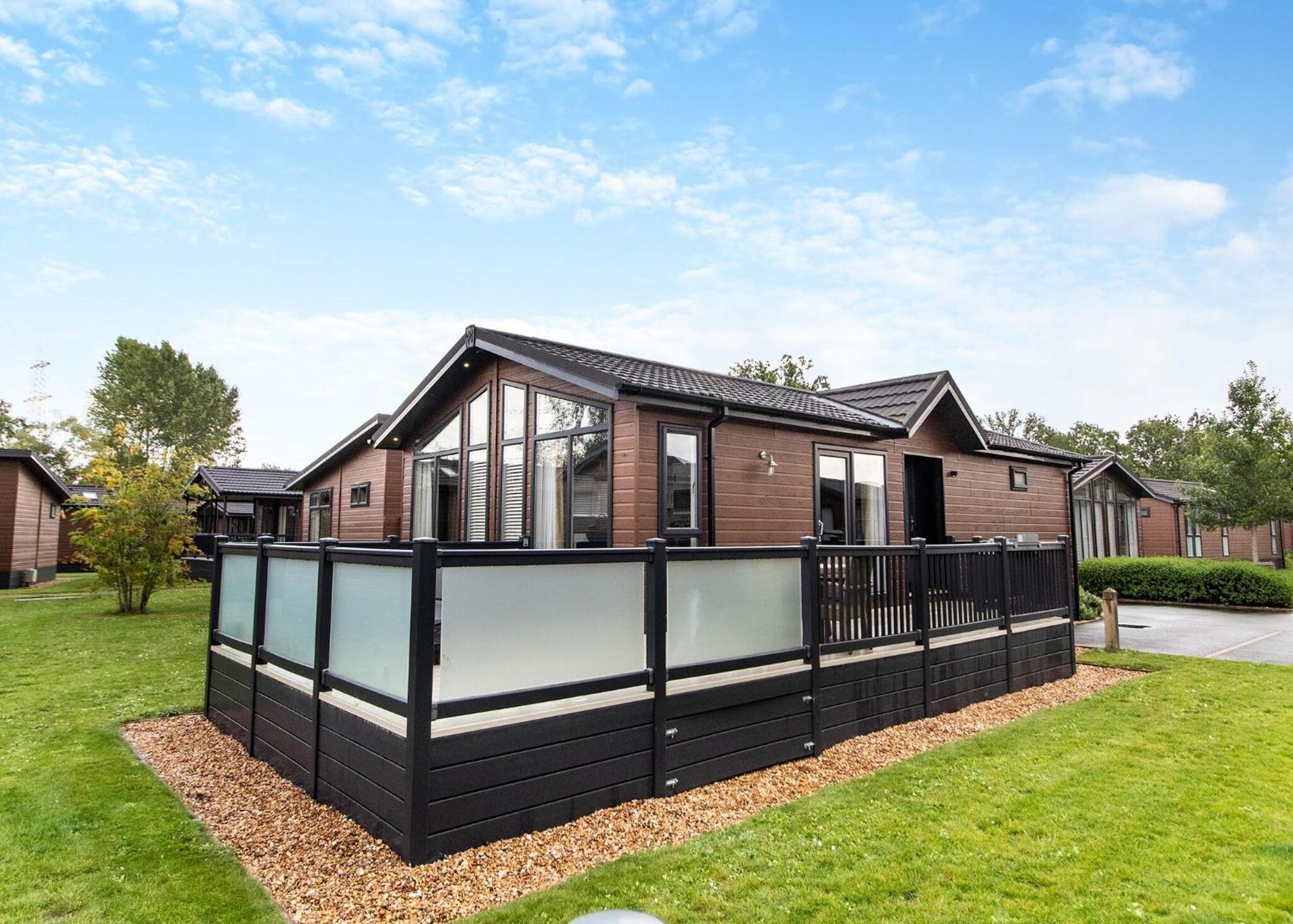 Norfolk Woods Resort And Spa Narborough  Bagian luar foto