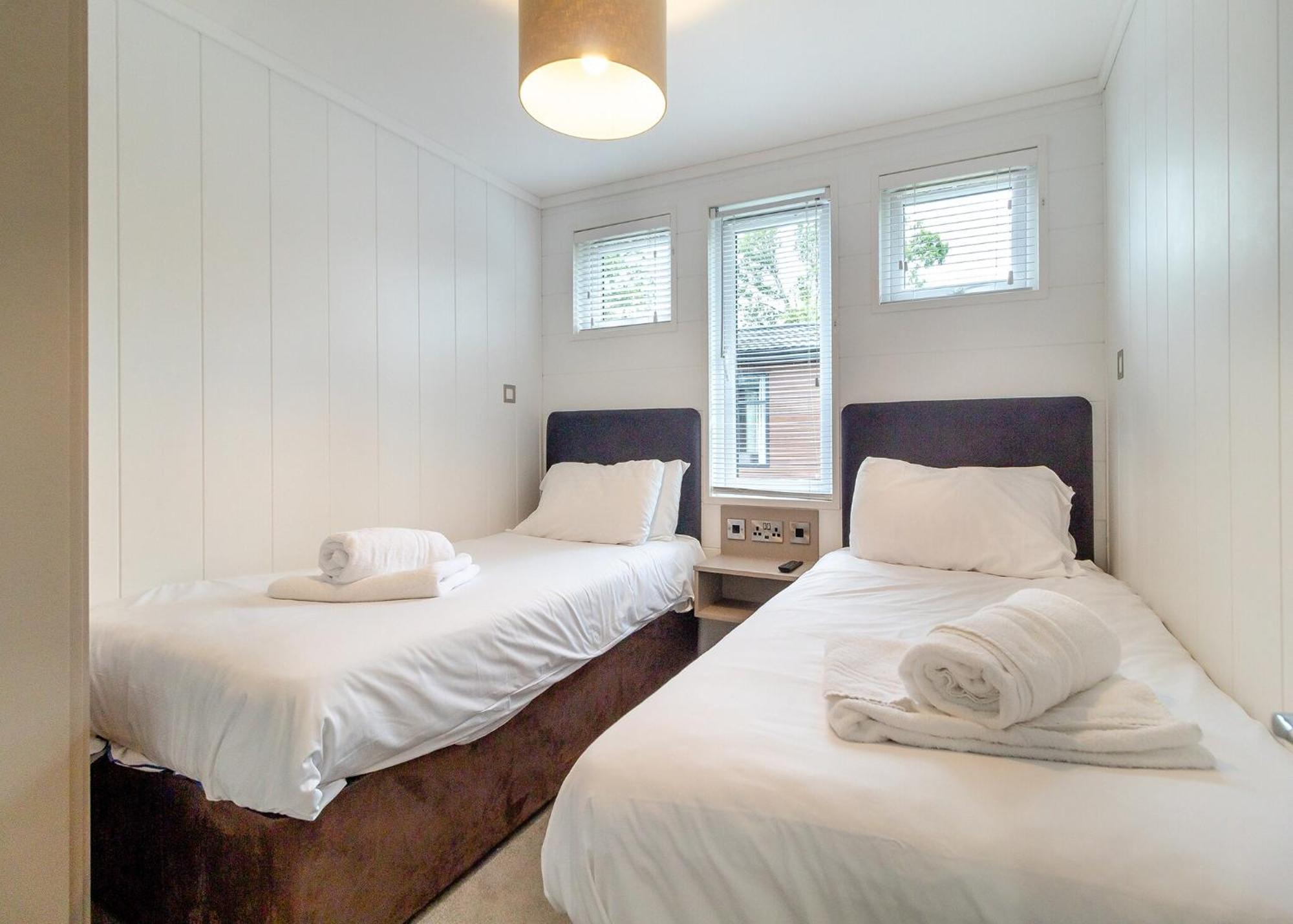Norfolk Woods Resort And Spa Narborough  Bagian luar foto
