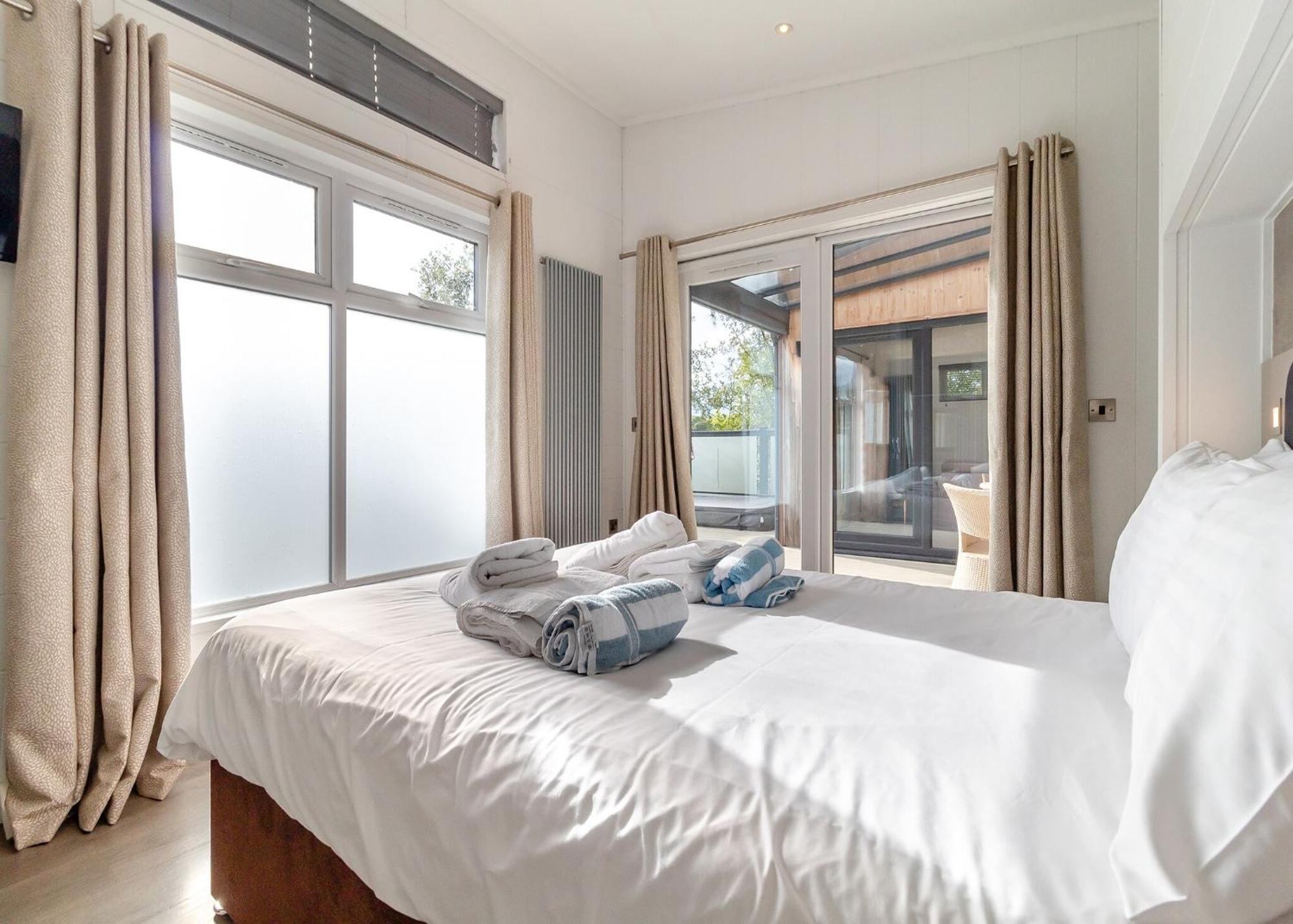 Norfolk Woods Resort And Spa Narborough  Bagian luar foto